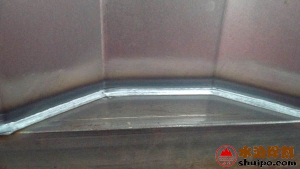 浙江吉眾專(zhuān)用車(chē)焊接現(xiàn)場(chǎng)20171118102103 浙江吉眾專(zhuān)用車(chē)焊接現(xiàn)場(chǎng)20171118102103